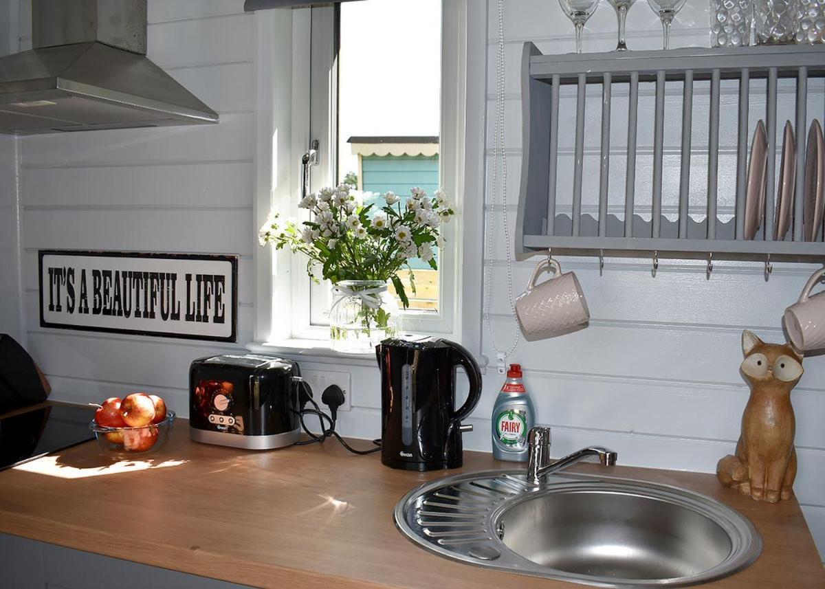 Riverview Lodges And Glamping Welshpool Extérieur photo