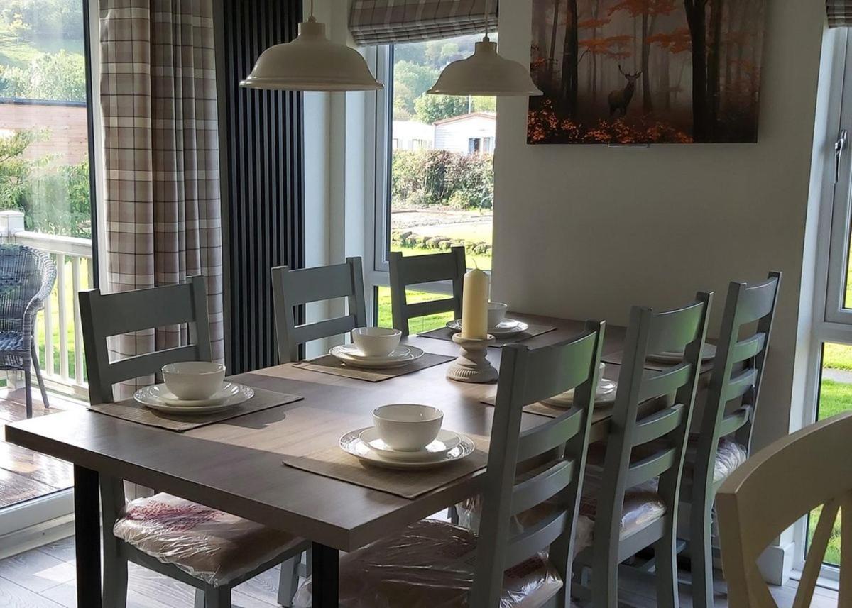 Riverview Lodges And Glamping Welshpool Extérieur photo