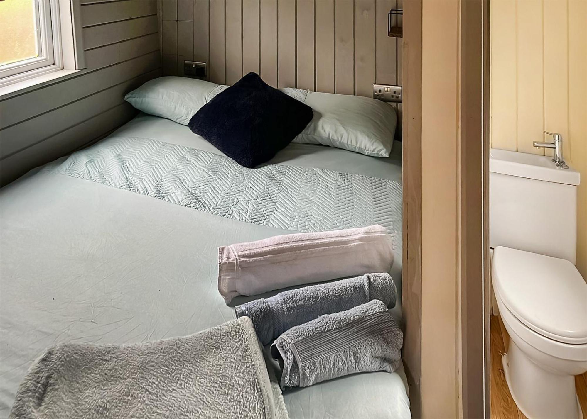 Riverview Lodges And Glamping Welshpool Extérieur photo