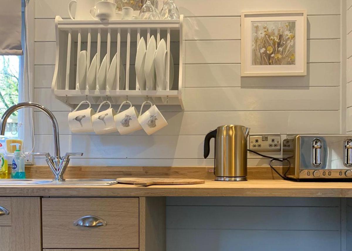 Riverview Lodges And Glamping Welshpool Extérieur photo